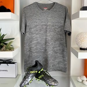 KARBON MEN TEE NWOT